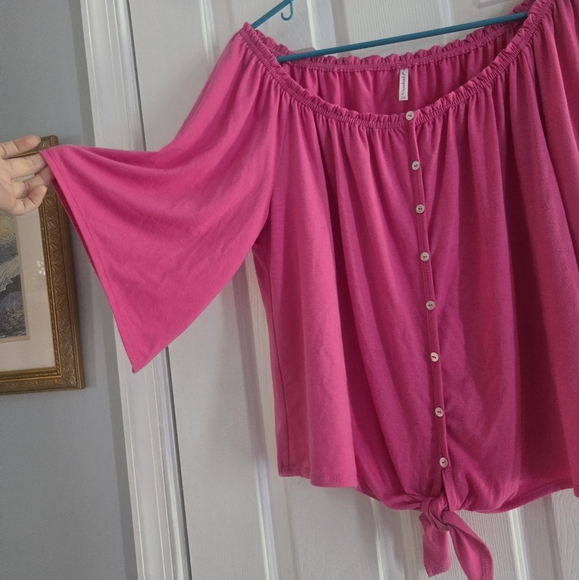 Passport Fuchsia Off-Shoulder Blouse with Buttons - Picture 2 of 6